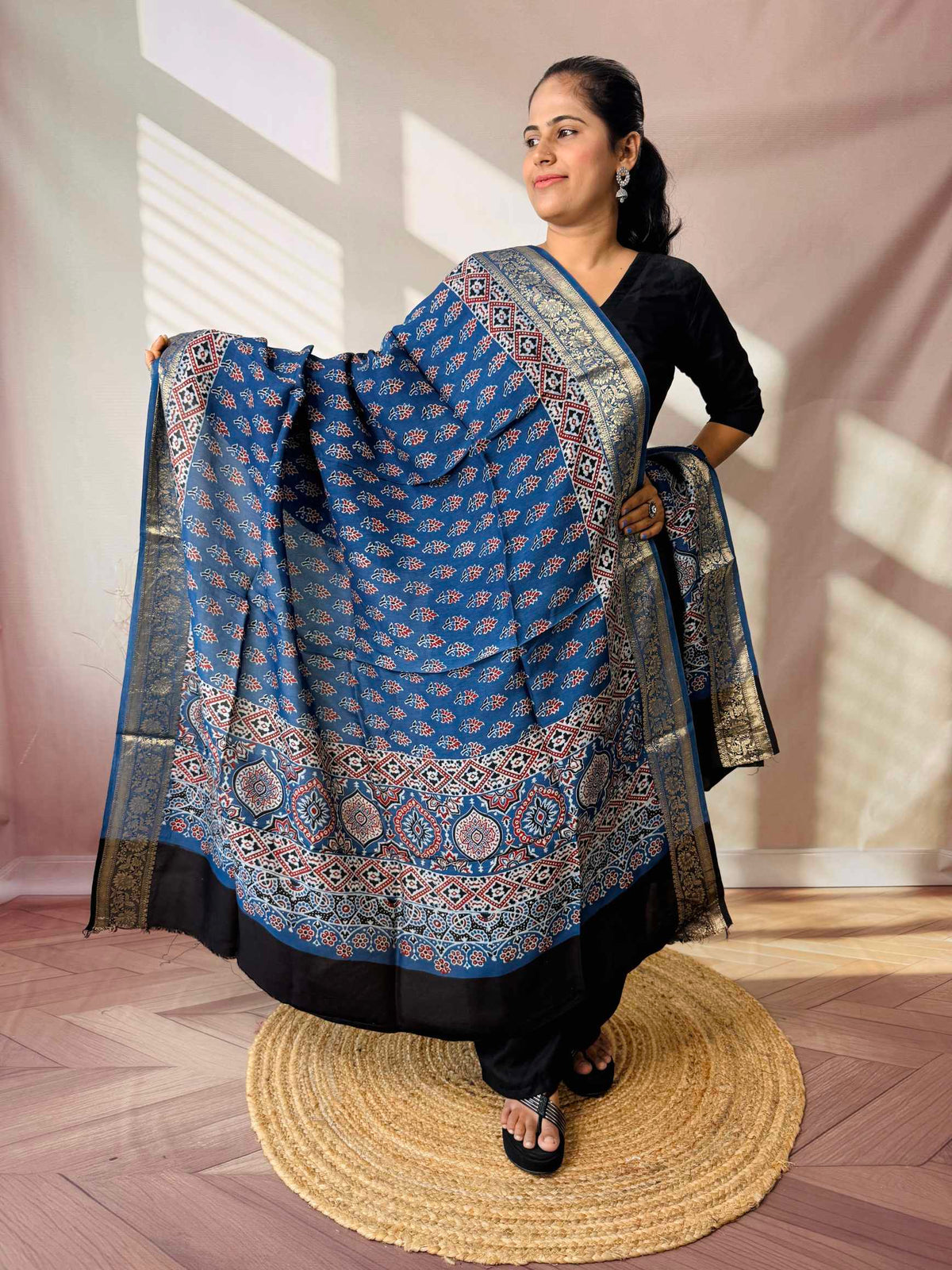 Ajarakh Dola Jari Dupatta
