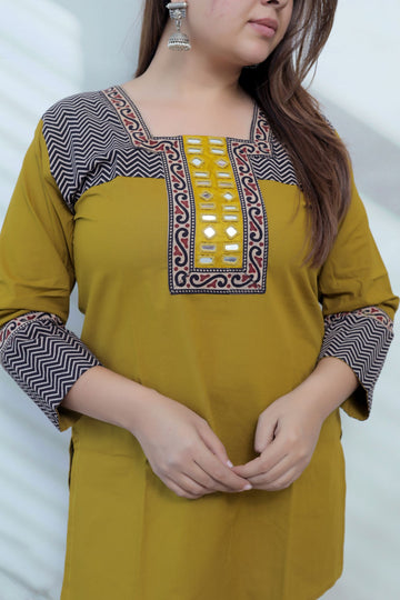 Bella Plain Ajarakh Yoke Mirror Short Top