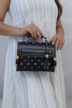 Black Bandhej Hut - The Sling