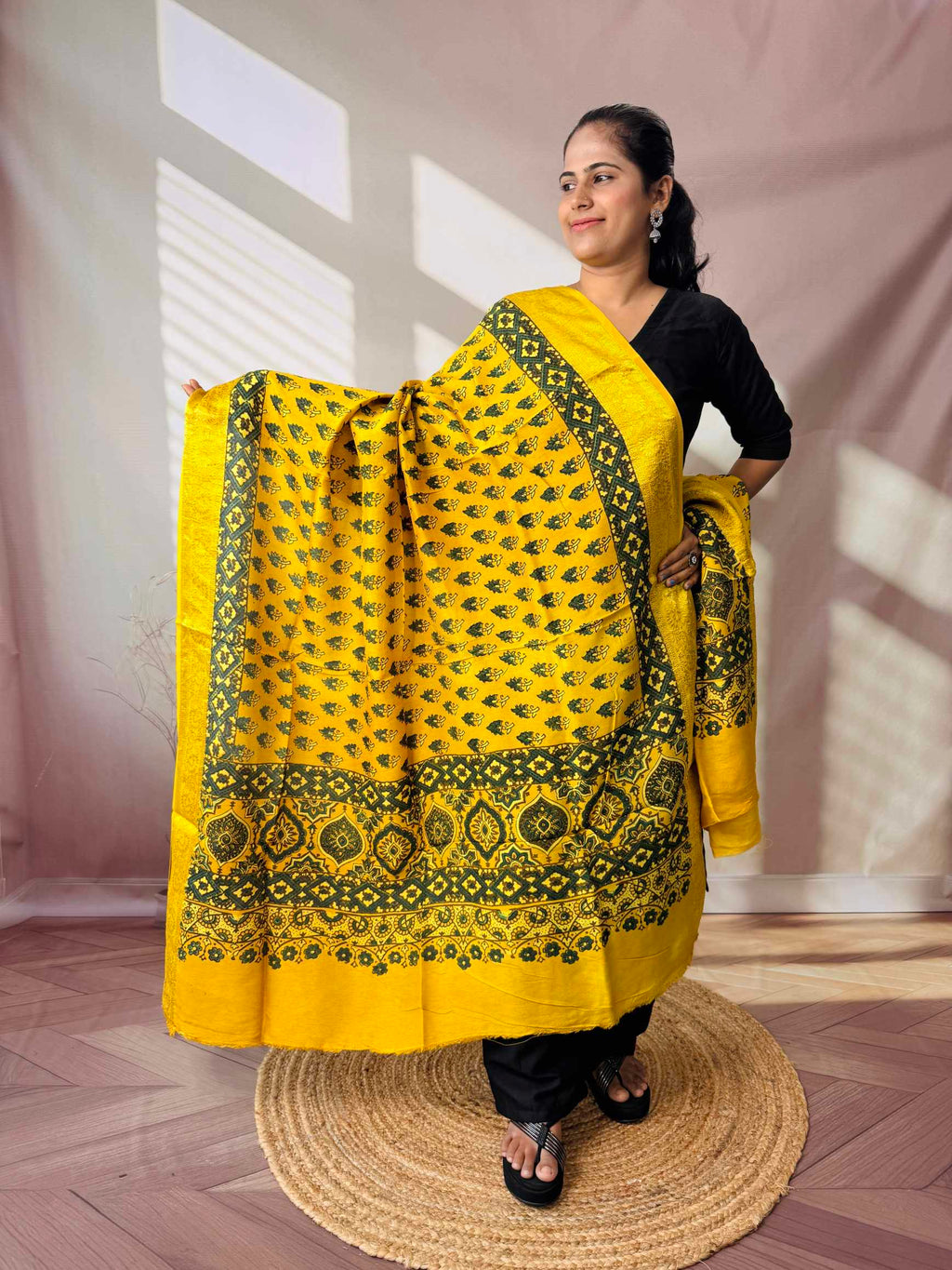 Ajarakh Dola Jari Dupatta