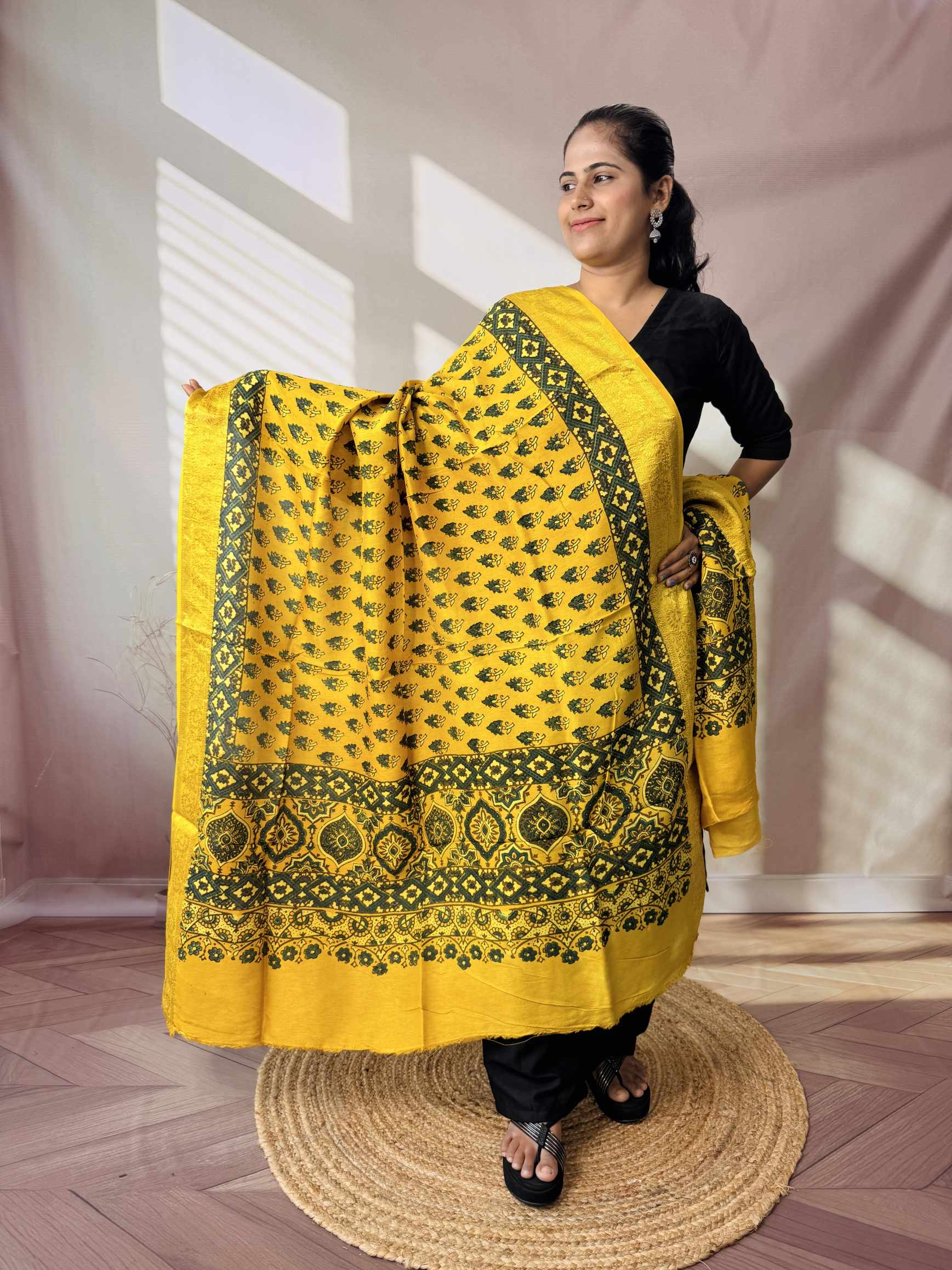 Ajarakh Dola Jari Dupatta