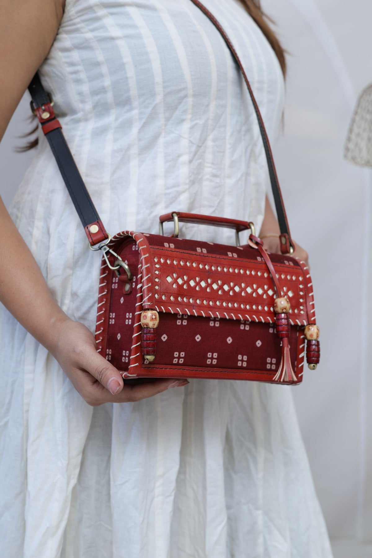 Maroon Bandhej Hut - The Sling