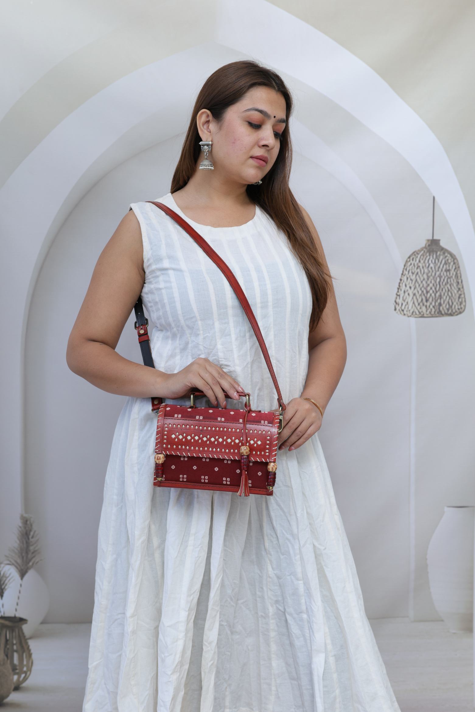 Maroon Bandhej Hut - The Sling